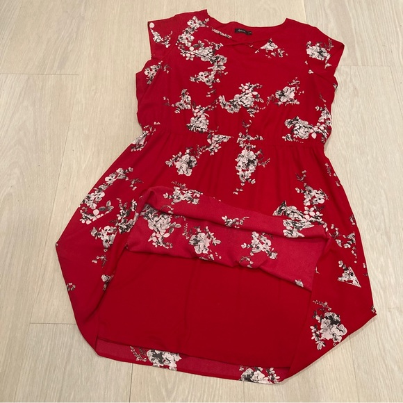 REITMANS red floral dress. - Picture 2 of 5